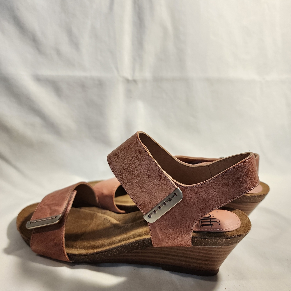 Sofft Blush Pink Sandals - Picture 3 of 4